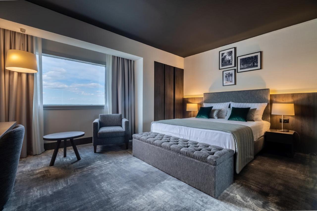 Hotel Osijek Luaran gambar