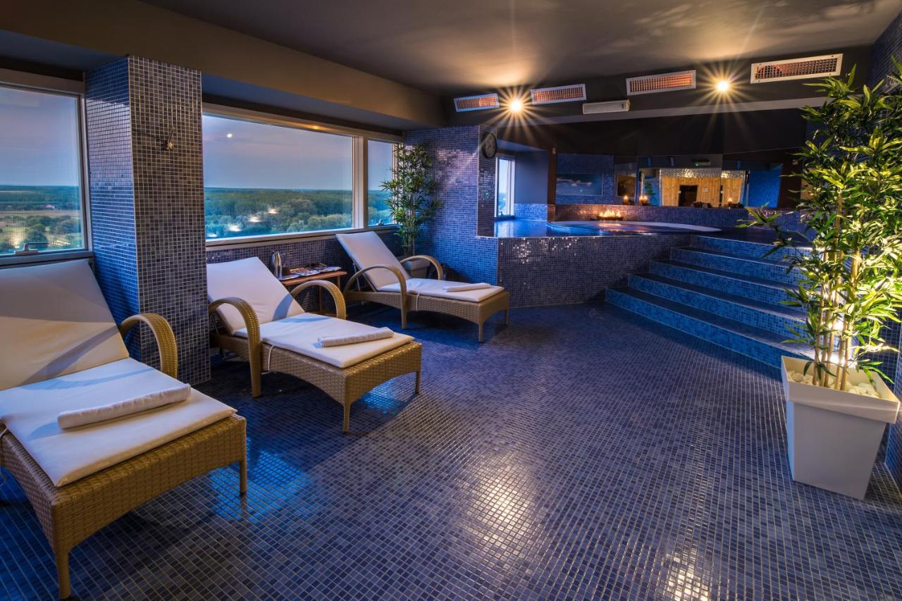 Hotel Osijek Luaran gambar