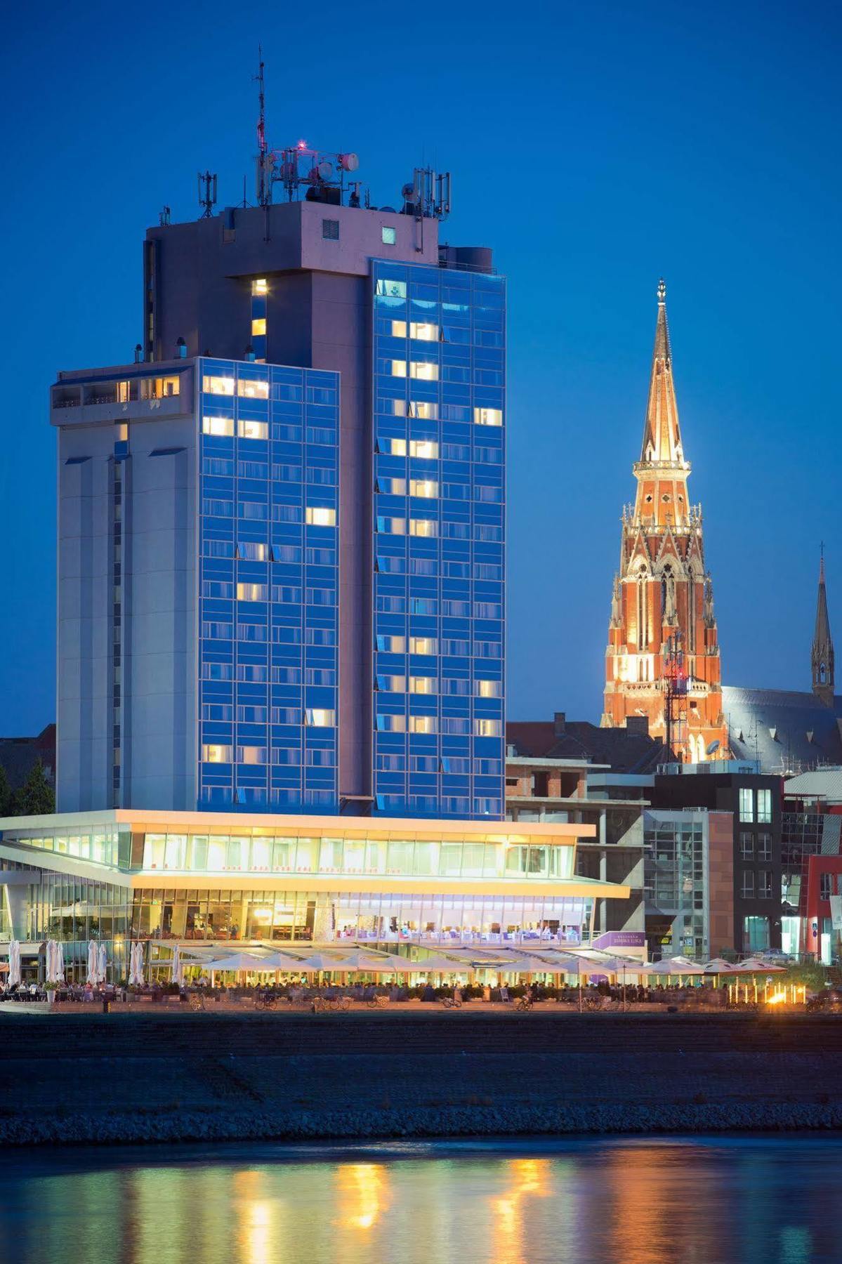 Hotel Osijek Luaran gambar