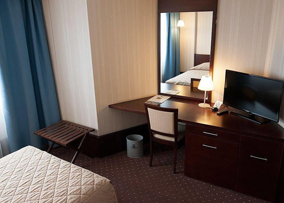 Hotel Osijek Luaran gambar