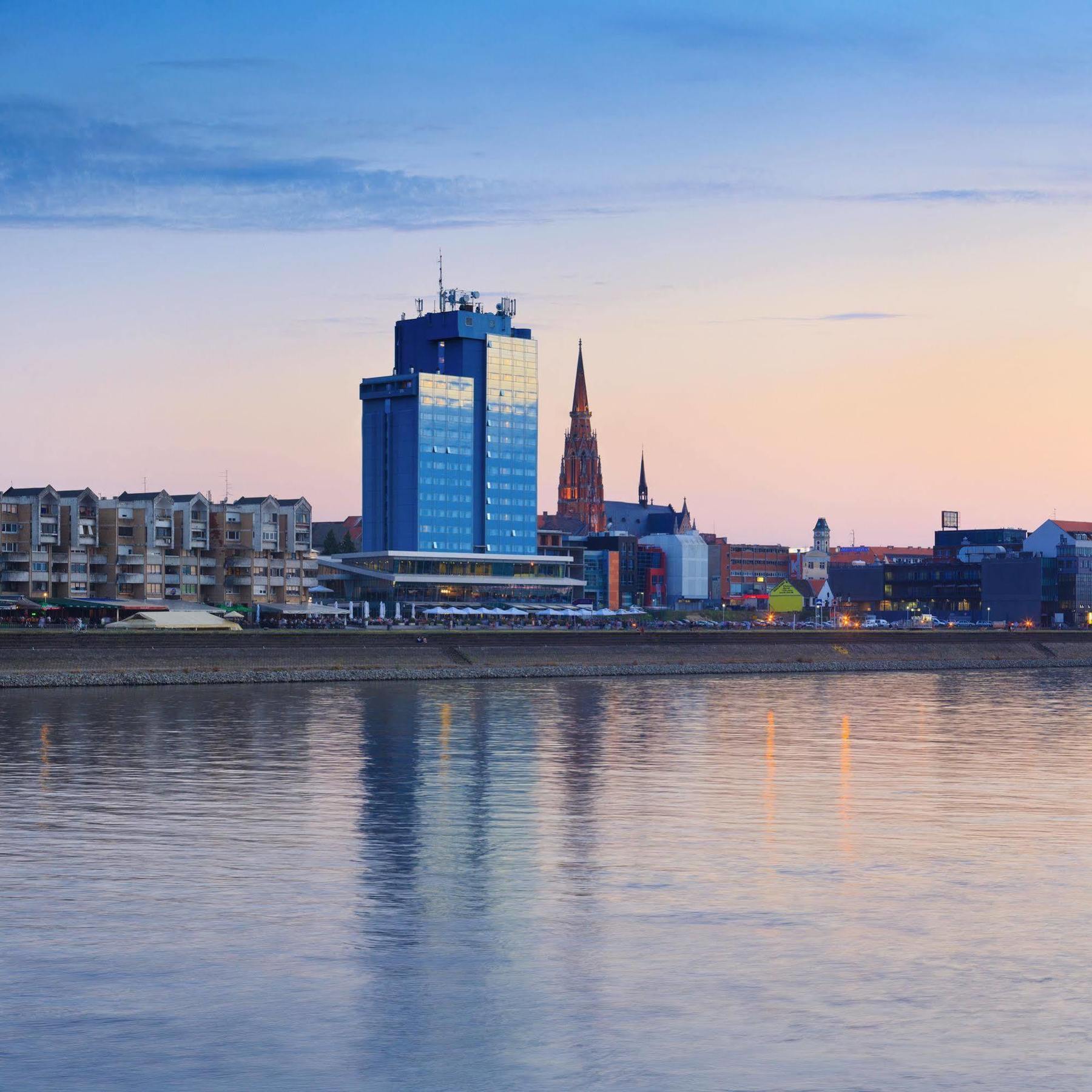 Hotel Osijek Luaran gambar