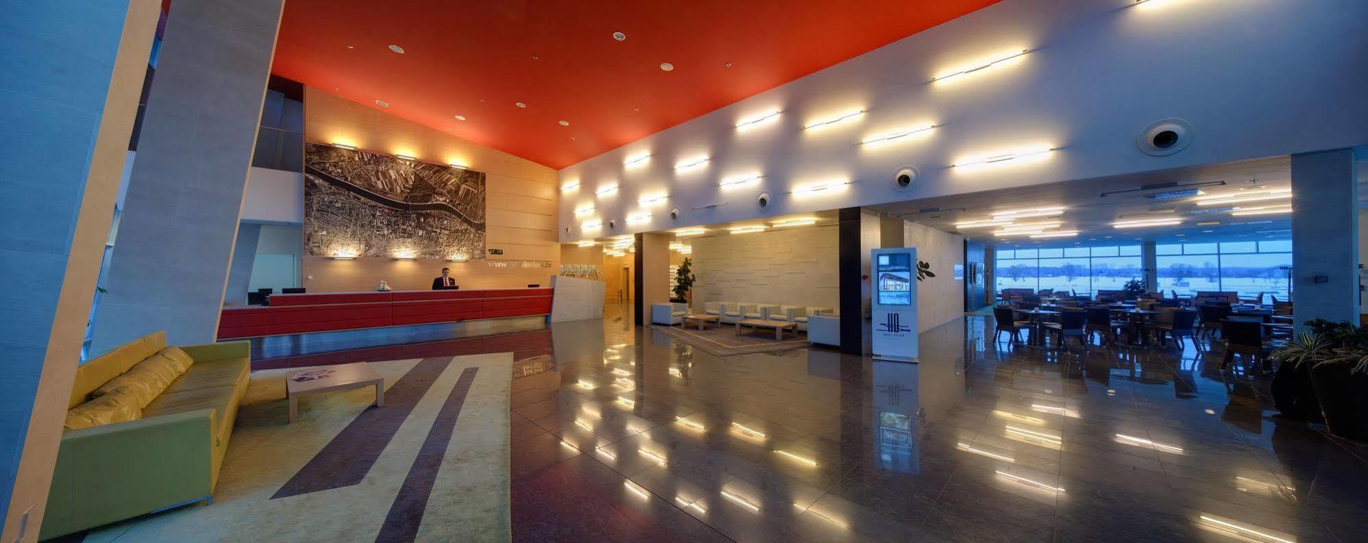 Hotel Osijek Luaran gambar
