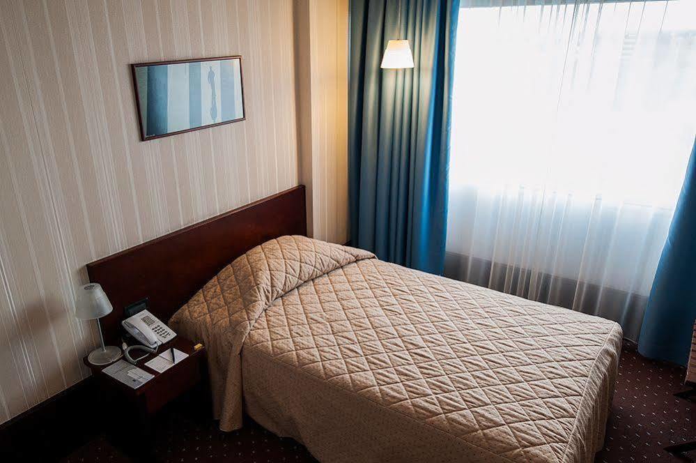 Hotel Osijek Luaran gambar