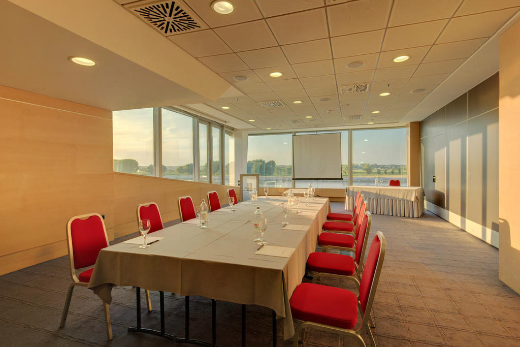 Hotel Osijek Luaran gambar